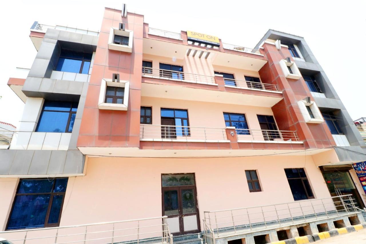Spot On 43045 Hotel Vivek Plaza Shāhpur Exteriér fotografie