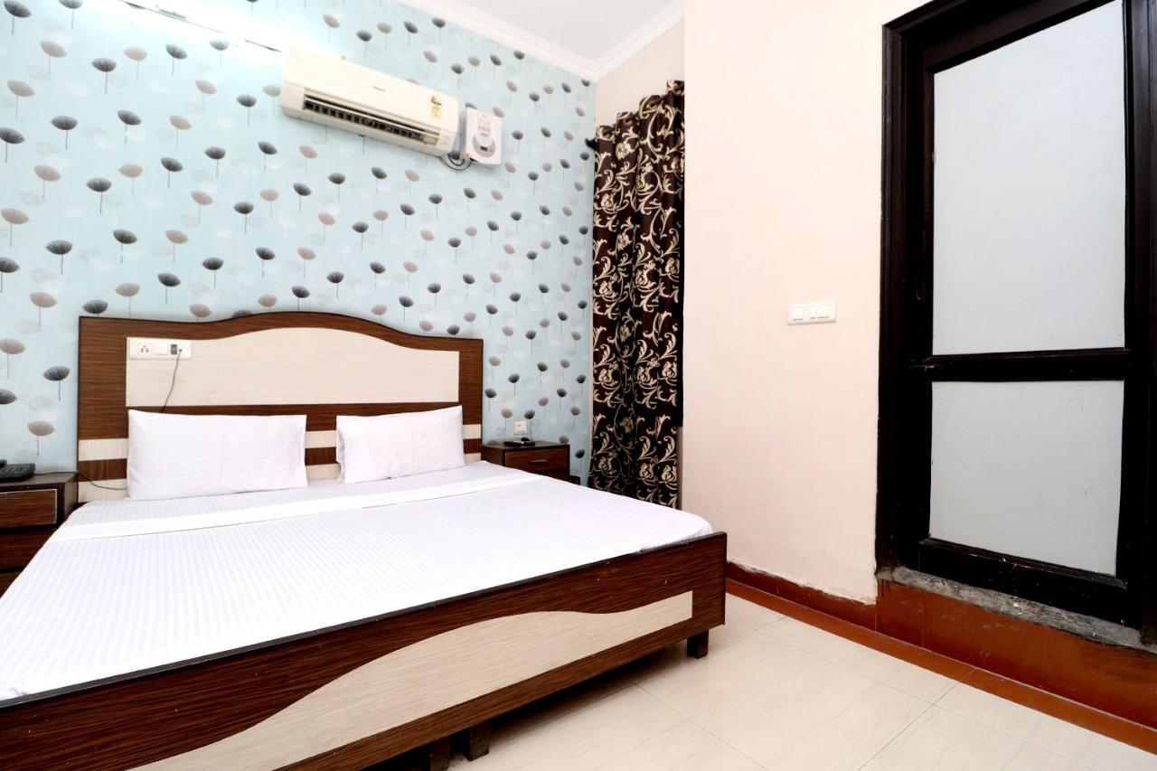 Spot On 43045 Hotel Vivek Plaza Shāhpur Exteriér fotografie