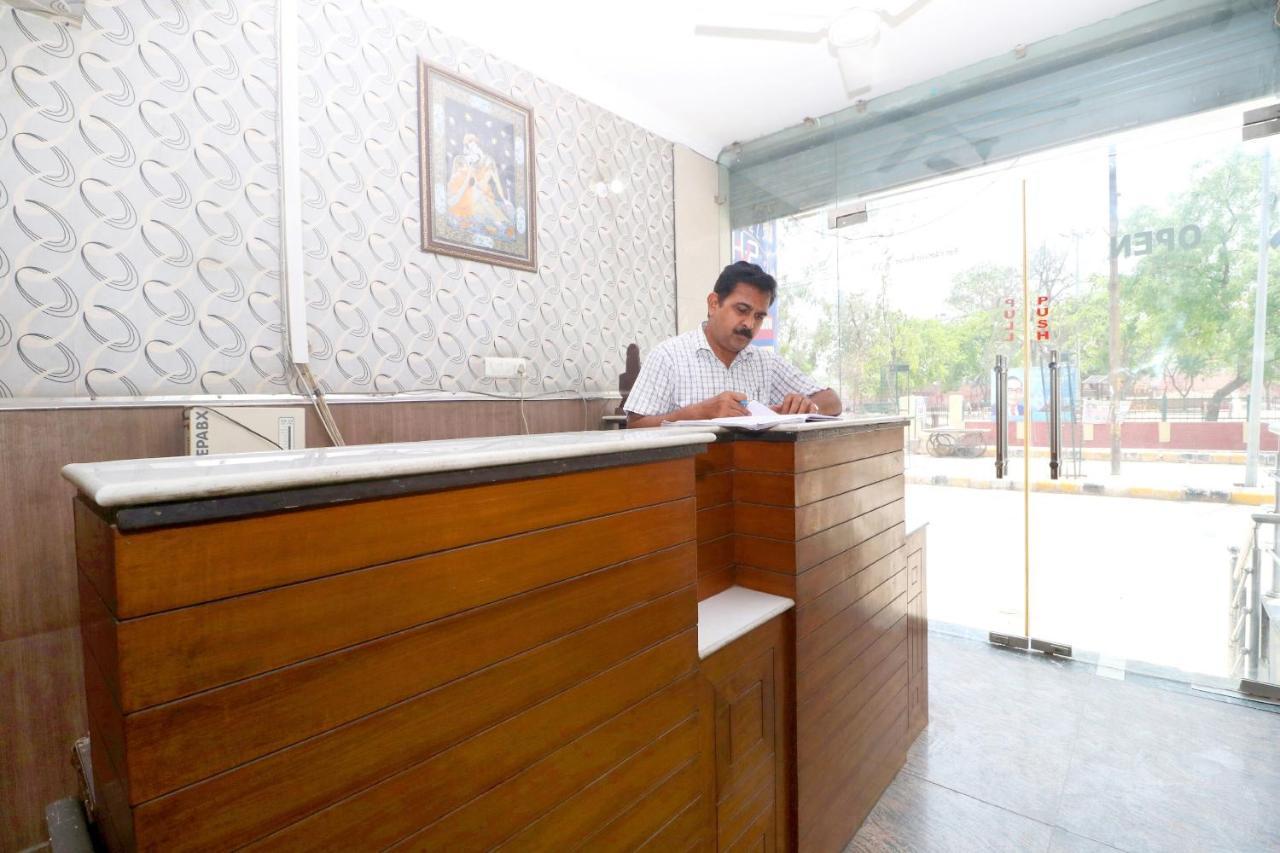 Spot On 43045 Hotel Vivek Plaza Shāhpur Exteriér fotografie